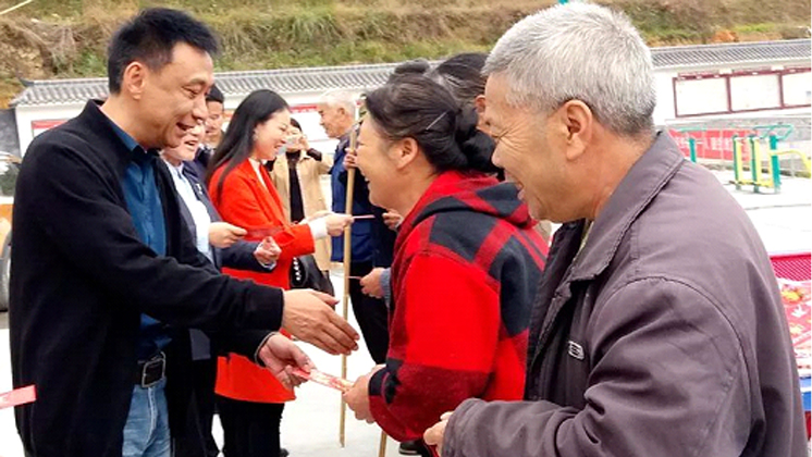 炬神電子赴良田鎮(zhèn)開展“愛心扶貧、攜手同行”活動