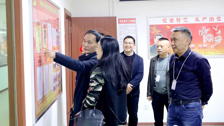 郴州高新區(qū)紀(jì)工委書記、監(jiān)工委主任曾雁走訪炬神電子