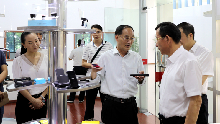 市委常委、市委統(tǒng)戰(zhàn)部部長歐陽鋒調(diào)研炬神電子