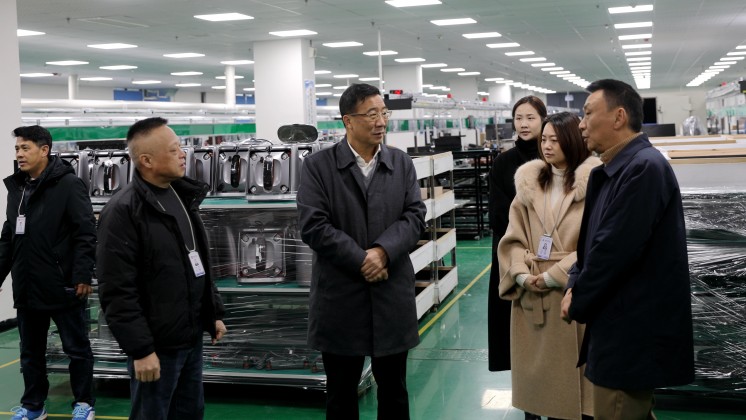 自貿(mào)區(qū)郴州片區(qū)、高新區(qū)黨工委書記王衛(wèi)東一行蒞臨炬神電子調(diào)研